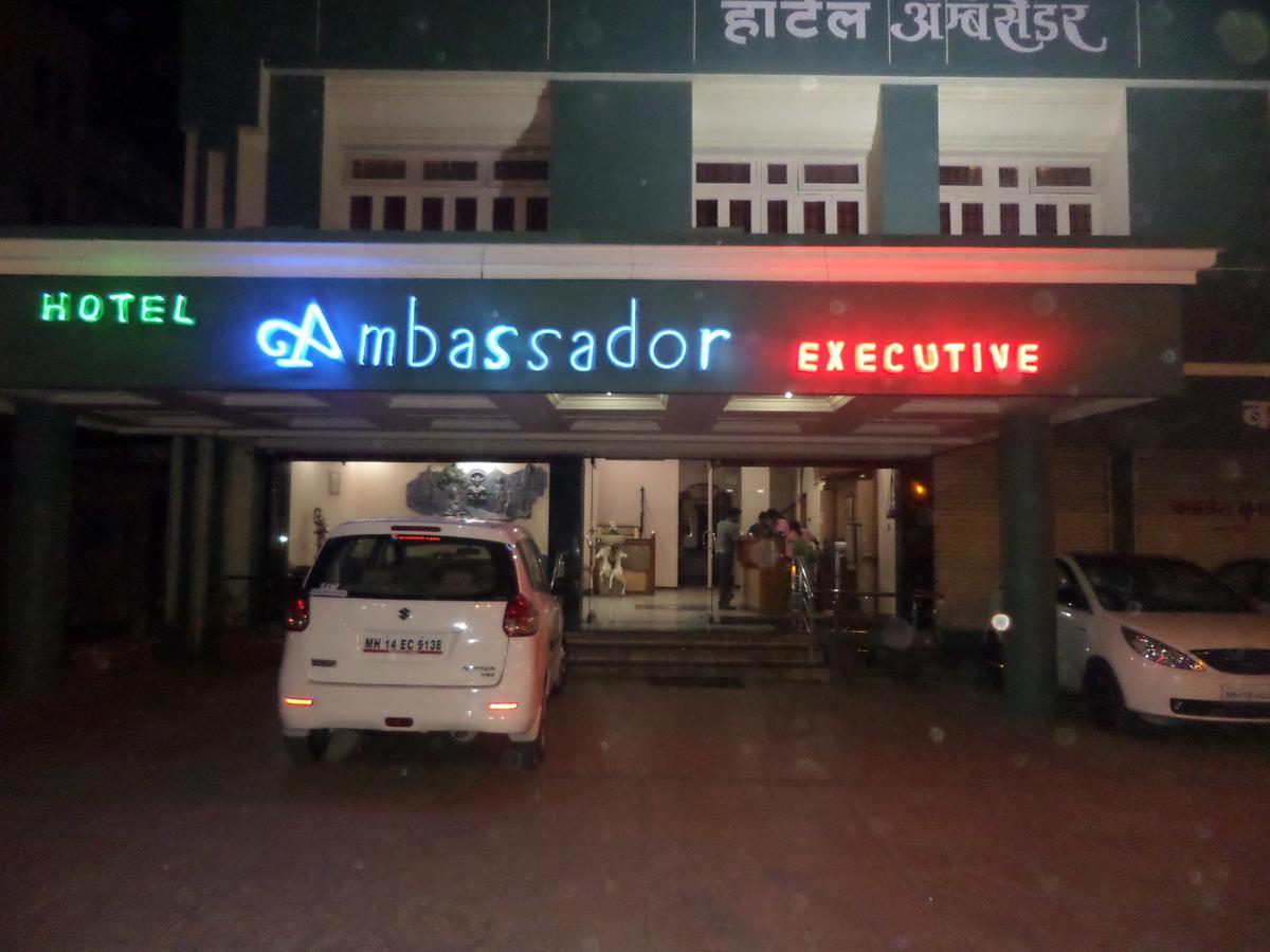 Hotel Ambessador Executive Solapur Eksteriør billede